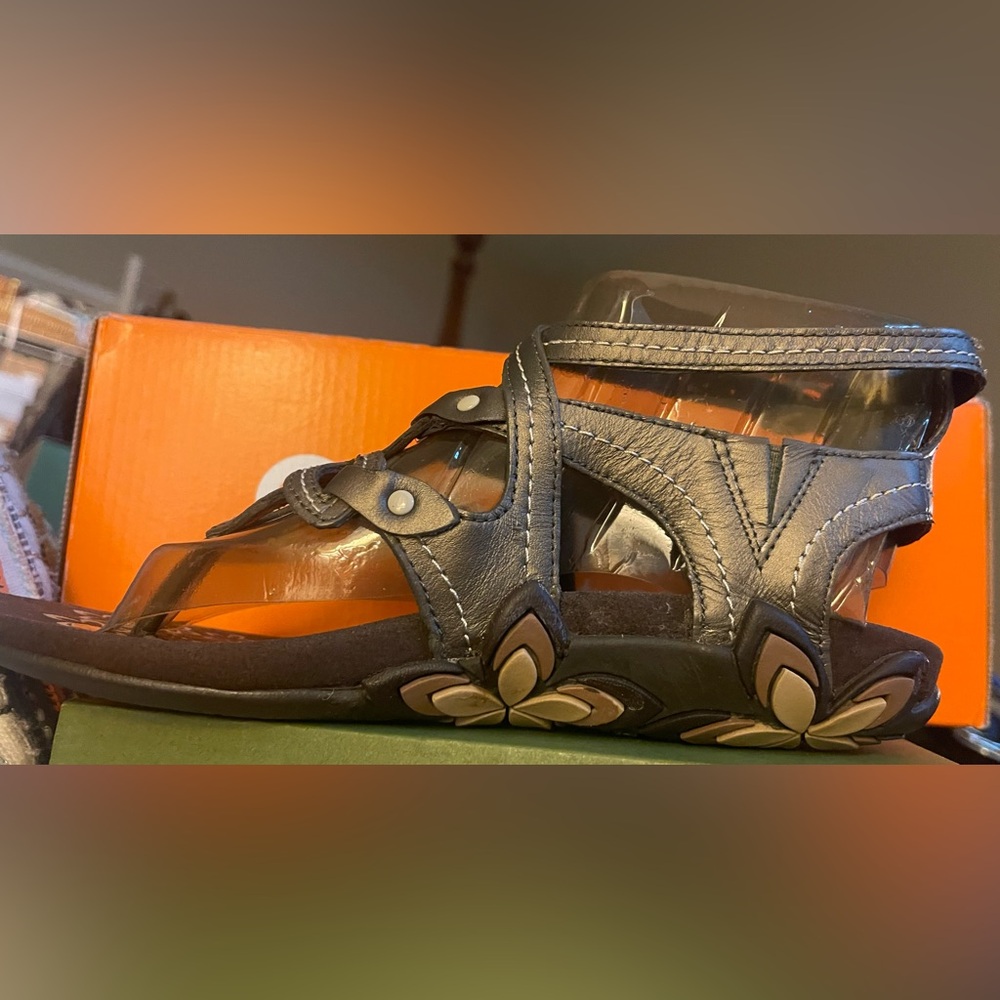 CUSHE SANDALS WOMEN